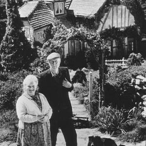 James Cromwell and Magda Szubanski in Babe 1995
