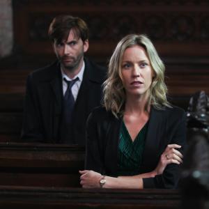 Still of David Tennant and Simone McAullay in Broadchurch (2013)