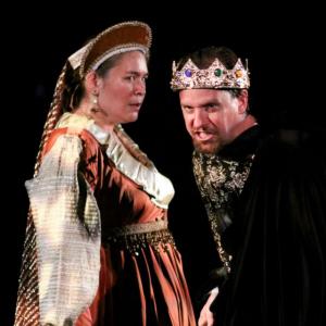 Sara Nichols as Queen Margaret and Kevin Theis as Richard III in Oak Park Festival Theatres production of William Shakespeares Richard III