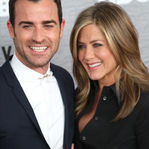 Jennifer Aniston and Justin Theroux at event of The Leftovers (2014)