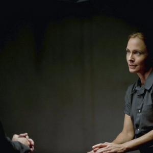 Still of Susanna Thompson and Stephen Amell in Strele (2012)