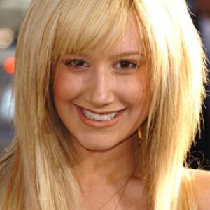 Ashley Tisdale at event of The Sisterhood of the Traveling Pants (2005)