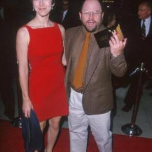 Jason Alexander and Daena E. Title at event of Tomo Krauno afera (1999)