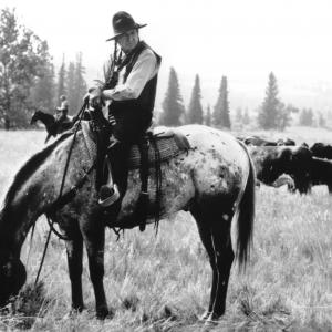 Still of Gordon Tootoosis in Legends of the Fall 1994