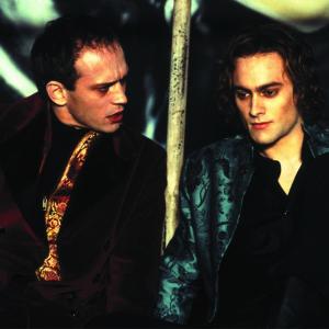 Still of Vincent Perez and Stuart Townsend in Queen of the Damned 2002