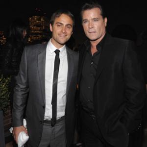 Ray Liotta and Stuart Townsend at event of Battle in Seattle 2007
