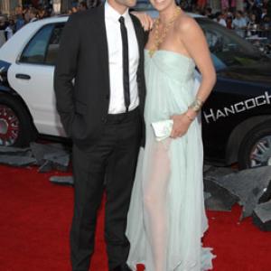 Charlize Theron and Stuart Townsend at event of Hankokas 2008