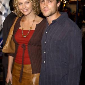 Charlize Theron and Stuart Townsend at event of KPAX 2001