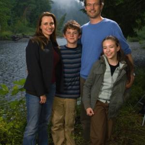 Still of Jodelle Ferland James Tupper Julie Ann Emery and Ridge Canipe in Pictures of Hollis Woods 2007