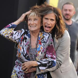 Cloris Leachman and Steven Tyler at event of Nakties seseliai 2012