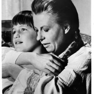 Still of Uta Hagen and Chris Udvarnoky in The Other (1972)