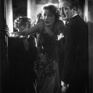 Still of Marlene Dietrich Hans Albers and Rosa Valetti in Der blaue Engel 1930