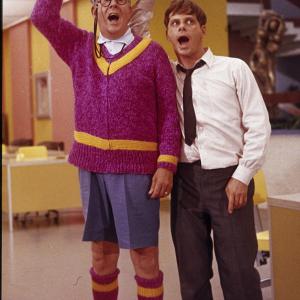 Still of Robert Morse and Rudy Vallee in How to Succeed in Business Without Really Trying 1967
