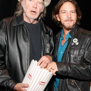 Eddie Vedder, Neil Young