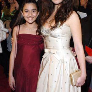 Paz Vega and Shelbie Bruce at event of Spanglish 2004