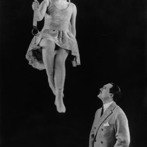 Still of Vilma Bánky and Édouard-Émile Violet in Der Zirkuskönig (1925)