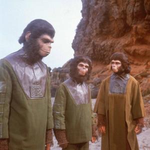 Still of Kim Hunter, Roddy McDowall and Lou Wagner in Bezdzioniu planeta (1968)