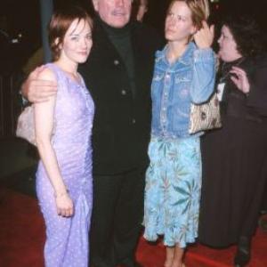 Robert Wagner, Natasha Gregson Wagner and Courtney Wagner at event of High Fidelity (2000)