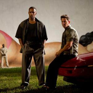 Still of Mark Wahlberg and Anthony Mackie in Kulturistai (2013)
