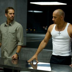 Still of Vin Diesel and Paul Walker in Greiti ir isiute 6 (2013)