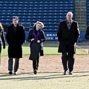 Still of Jane Curtin, Al Burns, Poppy Montgomery, Dylan Walsh and Mike Costello in Unforgettable (2011)