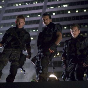 Still of Oded Fehr and Zack Ward in Absoliutus blogis 2: Apokalipse (2004)