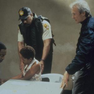 Still of Clint Eastwood LisaGay Hamilton and Isaiah Washington in True Crime 1999