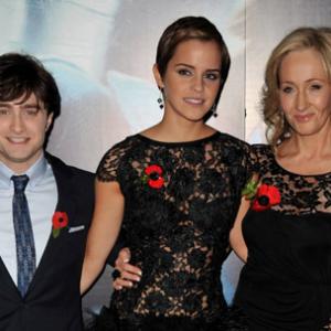 Daniel Radcliffe JK Rowling and Emma Watson at event of Haris Poteris ir mirties relikvijos 1 dalis 2010