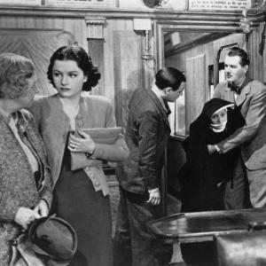 Still of Catherine Lacey Margaret Lockwood Michael Redgrave Naunton Wayne and Dame May Whitty in The Lady Vanishes 1938