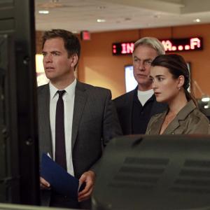 Still of Mark Harmon, Michael Weatherly and Cote de Pablo in NCIS: Naval Criminal Investigative Service (2003)