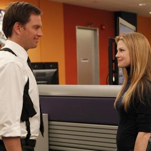 Still of Sarah Jane Morris and Michael Weatherly in NCIS: Naval Criminal Investigative Service (2003)