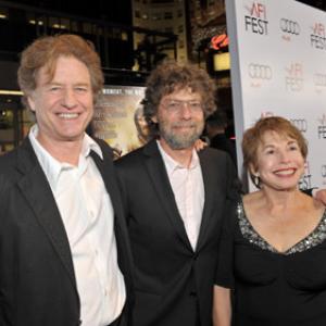 Steve Schwartz, Nick Wechsler and Paula Mae Schwartz at event of The Road (2009)