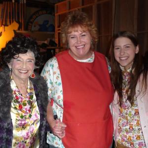 Jeanette Miller (Aunt Edie) Tracy Weisert (Cashier) and Eden Sher (Sue) THE MIDDLE