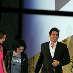 LR Ashley Greene Kristen Stewart and director Chris Weitz leave after the Twilight New Moon panel