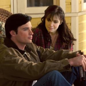 Still of Tom Welling and Erica Durance in Smallville 2001