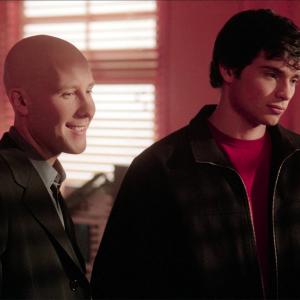 Still of Michael Rosenbaum and Tom Welling in Smallville 2001