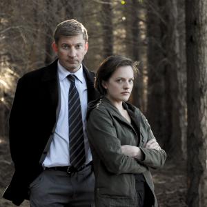 Still of Elisabeth Moss and David Wenham in Top of the Lake 2013
