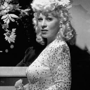 Mae West c 1945