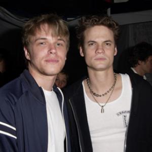 David Tom and Shane West at event of Absoliutus blogis (2002)