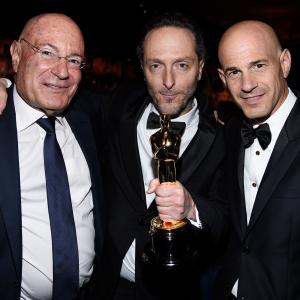 Emmanuel Lubezki, Arnon Milchan and Brad Weston at event of The Oscars (2015)