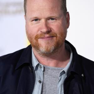Joss Whedon at event of Bado zaidynes: Strazdas giesmininkas. 1 dalis (2014)
