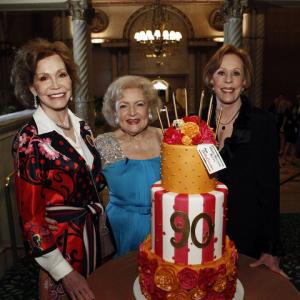 Still of Carol Burnett Mary Tyler Moore and Betty White in Betty Whites 90th Birthday A Tribute to Americas Golden Girl 2012