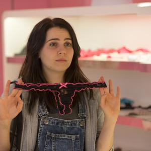 Still of Mae Whitman in The DUFF (2015)