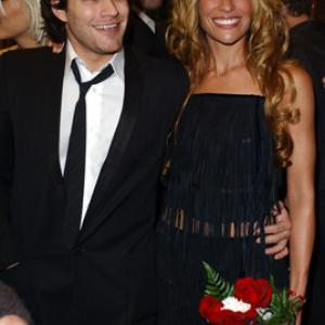 Johnny Whitworth and Vanessa Parise at event of Kiss the Bride 2002