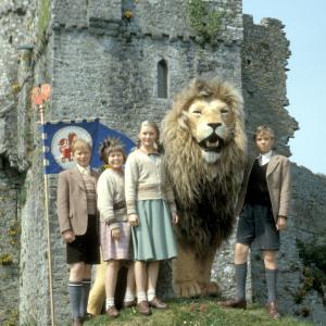 Still of Sophie Cook, Richard Dempsey, Jonathan R. Scott and Sophie Wilcox in The Lion, the Witch, & the Wardrobe (1988)