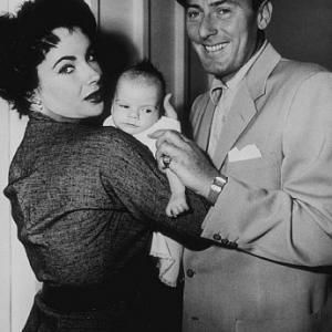 Elizabeth Taylor and Michael Wilding with their first child Michael Howard Jr