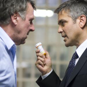 Still of George Clooney and Tom Wilkinson in Michael Clayton 2007