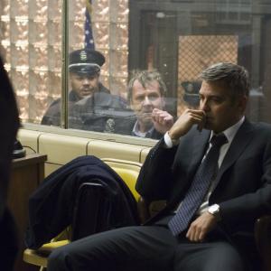 Still of George Clooney and Tom Wilkinson in Michael Clayton 2007