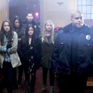 Pretty Little Liars  Season 1  For Whom the Bell Tolls  Troian Bellisario Shay Mitchell Lucy Hale Ashley Benson and Jim Titus