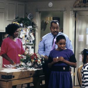 Still of Reginald VelJohnson, Jaimee Foxworth, Jo Marie Payton and Kellie Shanygne Williams in Family Matters (1989)